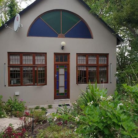 Rozenhof Guest Cottages George Luaran gambar