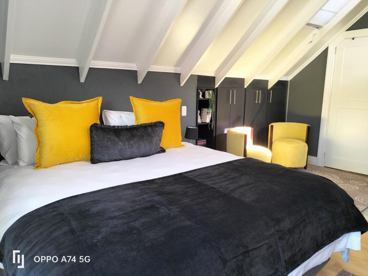 Rozenhof Guest Cottages George Luaran gambar