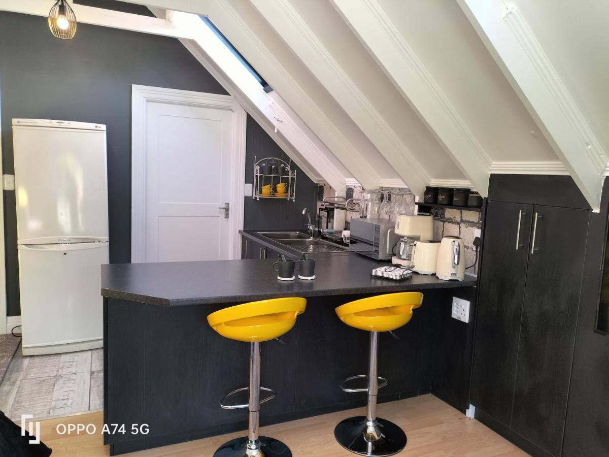 Rozenhof Guest Cottages George Luaran gambar