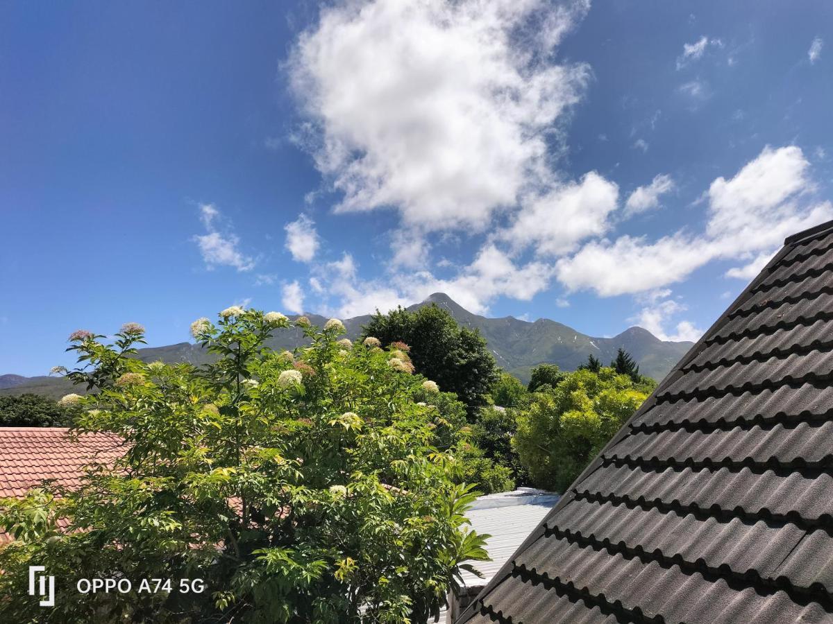 Rozenhof Guest Cottages George Luaran gambar