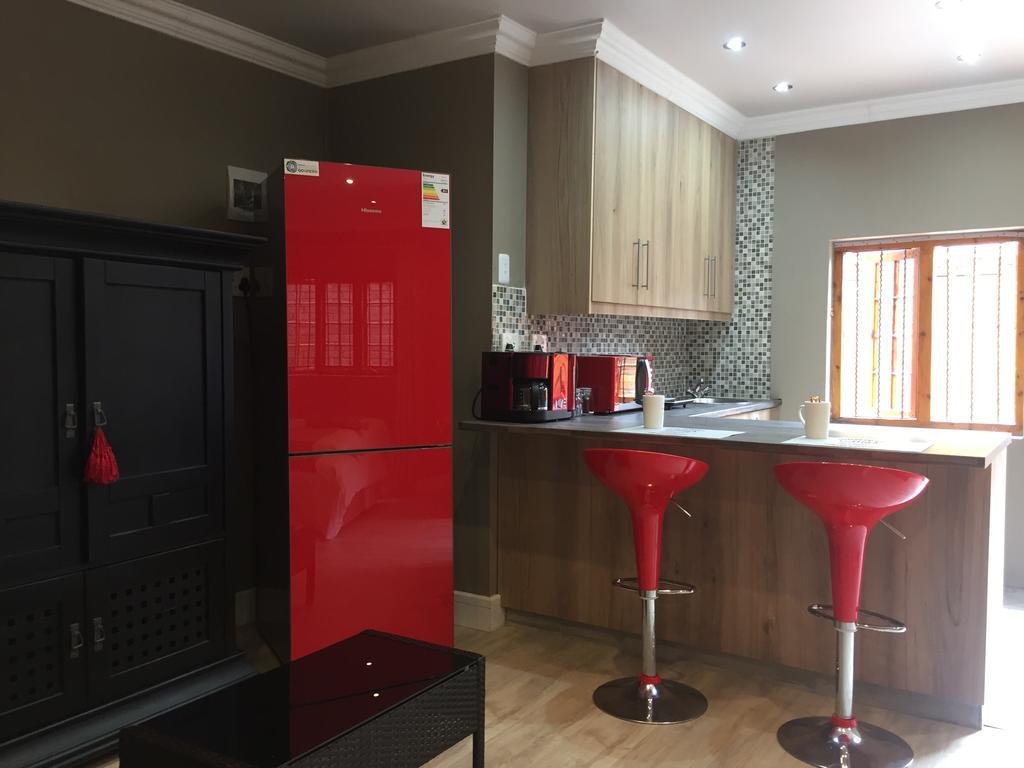 Rozenhof Guest Cottages George Luaran gambar