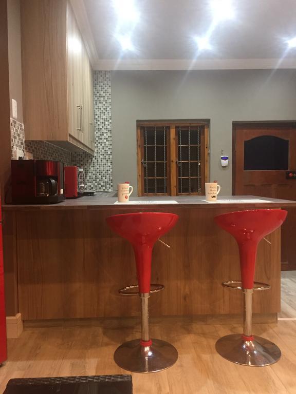 Rozenhof Guest Cottages George Luaran gambar