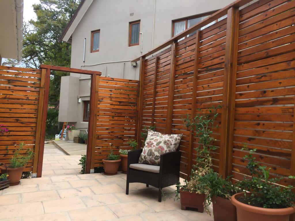Rozenhof Guest Cottages George Luaran gambar