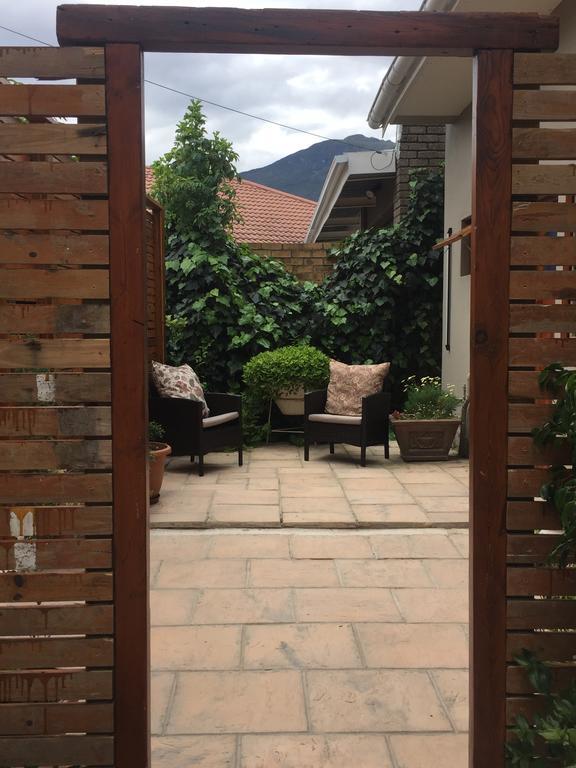 Rozenhof Guest Cottages George Luaran gambar