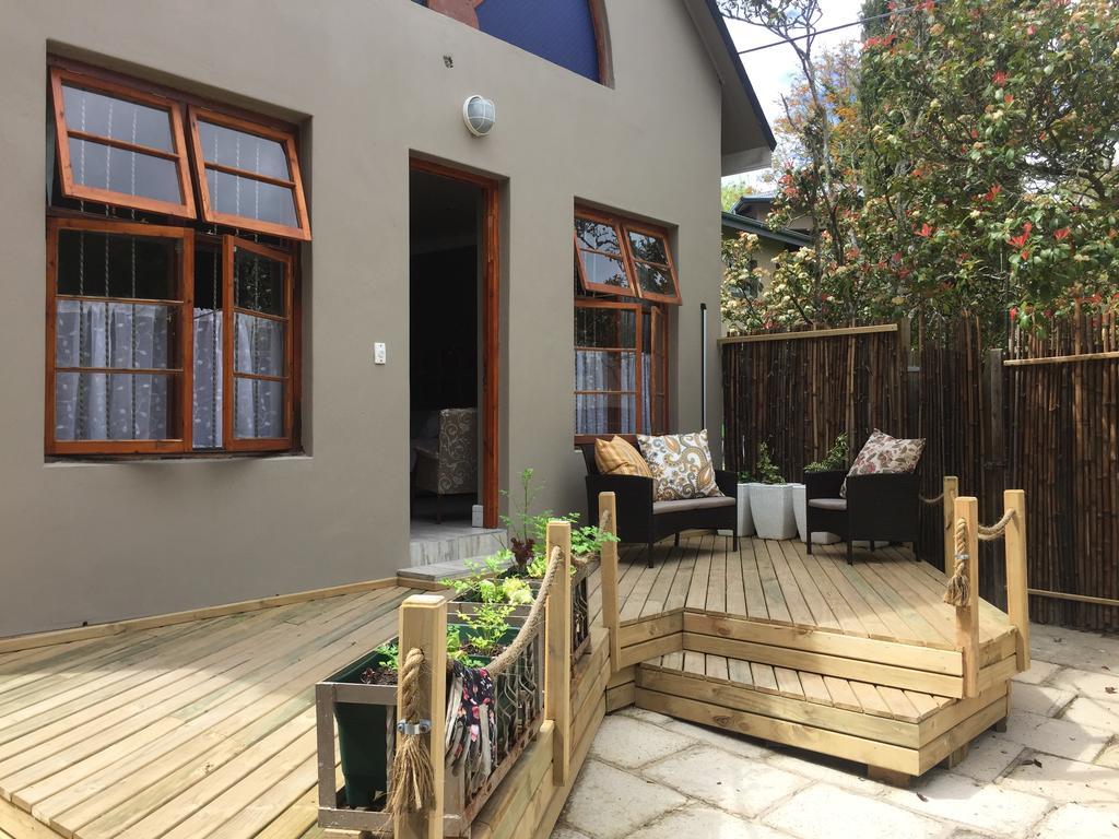 Rozenhof Guest Cottages George Luaran gambar
