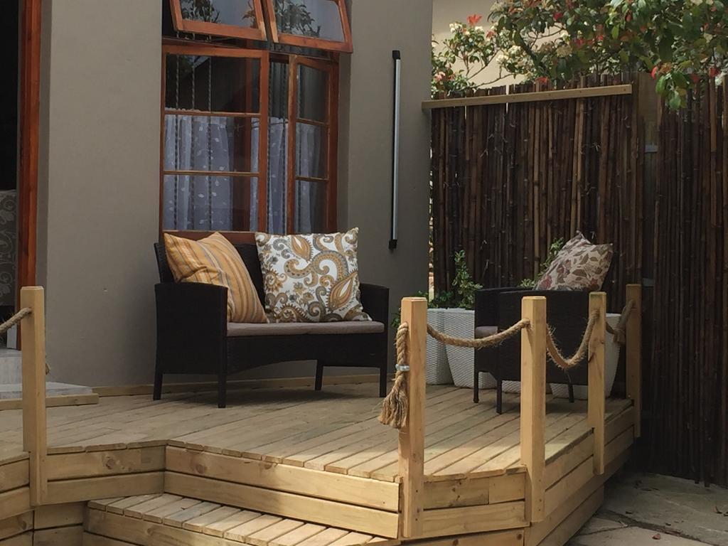 Rozenhof Guest Cottages George Luaran gambar