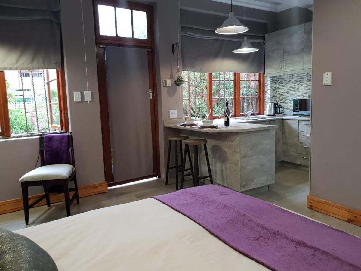 Rozenhof Guest Cottages George Luaran gambar