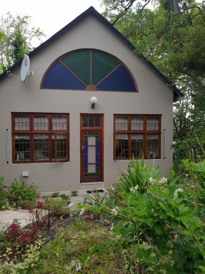 Rozenhof Guest Cottages George Luaran gambar